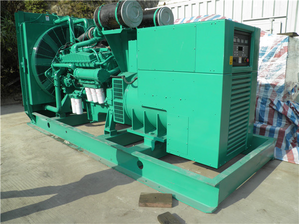 昆玉出租发电机 发电机组厂家：柴油发电机组的控制屏的作用是什么？