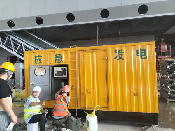 昆玉怎样判断空气滤清器是否需要更换？