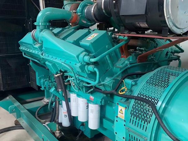 昆玉更换100kW柴油发电机组机油时，需要注意哪些事项？